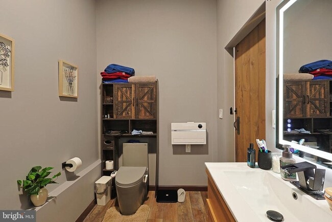 Building Photo - 761 Timberlake Dr