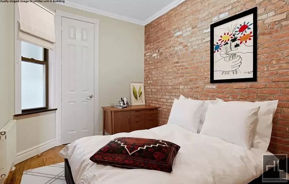 Building Photo - Hudson Street