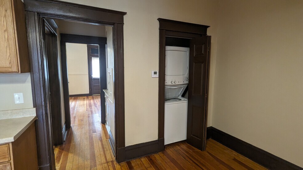 Building Photo - 2203 Jules St