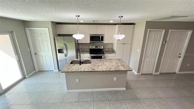 Building Photo - 1550 Pace Dr NW