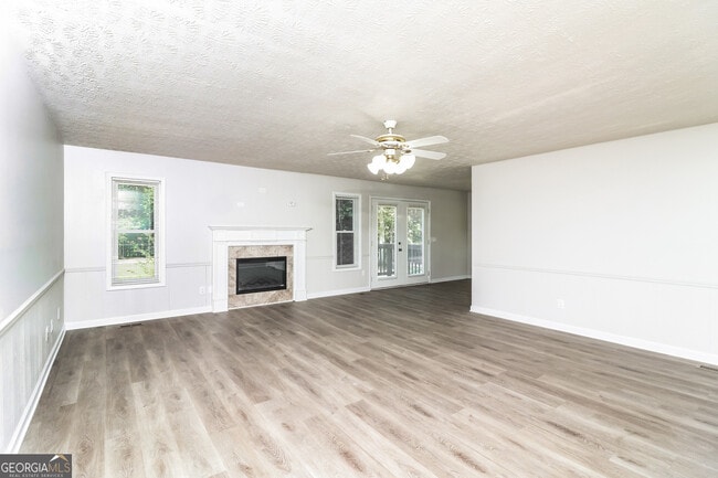 Building Photo - 3521 Stone Ridge Dr