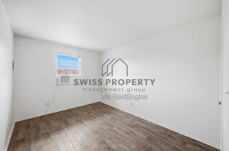 Building Photo - 544 Riverview Dr