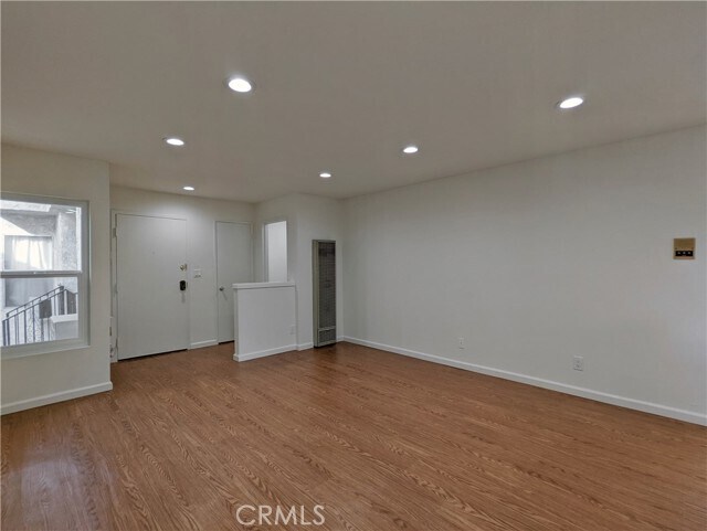 Building Photo - 1159 Linden Ave