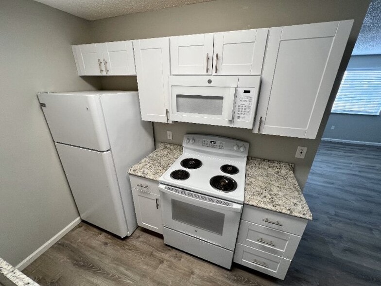 Building Photo - 221 Jessup St