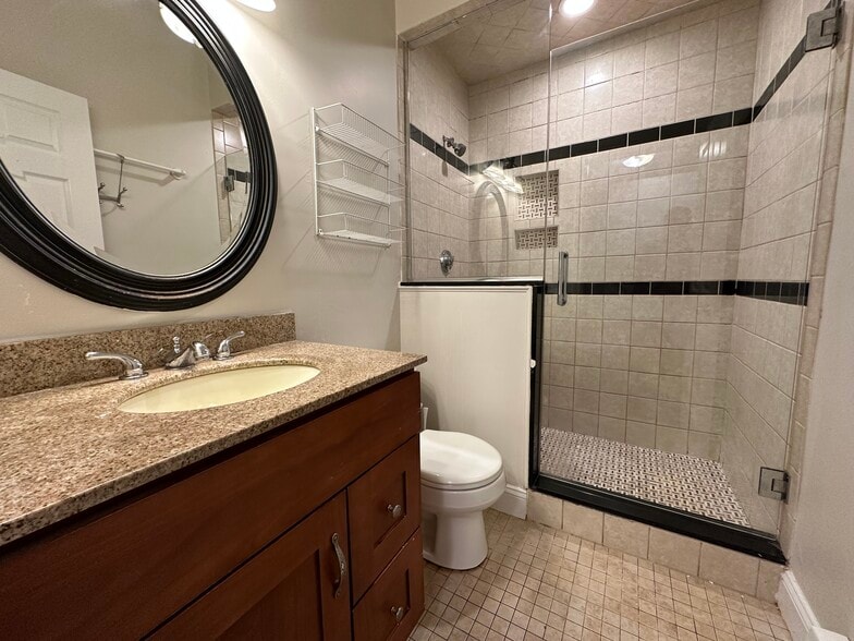 Building Photo - 15 St Germain St