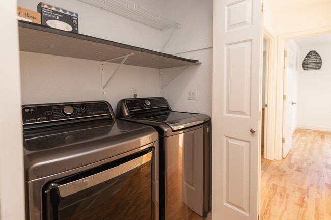Building Photo - Quintessential Bend Living - 3 Bed | 2 Bat...