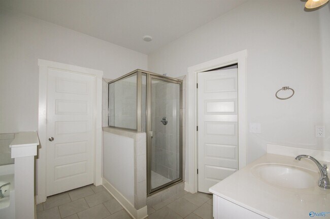 Building Photo - 12 Silky Oak Cir SW