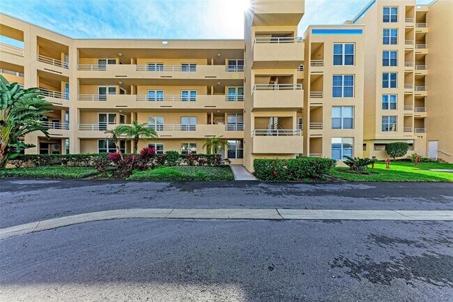 Building Photo - 4480 Fairways Blvd