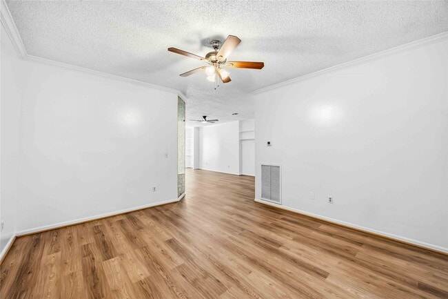 Building Photo - 9410 Stonehouse Ln