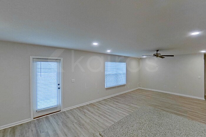 Building Photo - 4622 Malay Cir