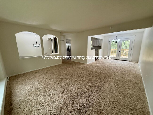 Building Photo - Charming Split-Level Home with Modern Upgr...