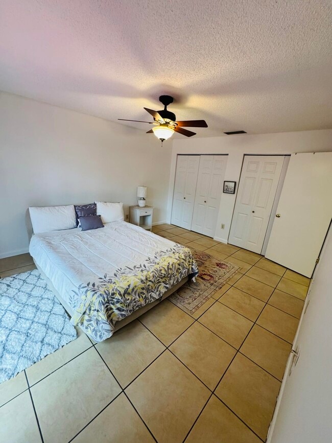 Building Photo - 1057 Summit Trail Cir