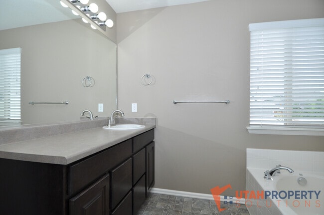 Building Photo - 6332 Spray Lake Dr