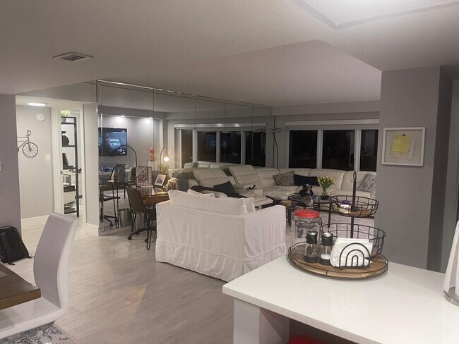 Building Photo - 5000 N Ocean Blvd