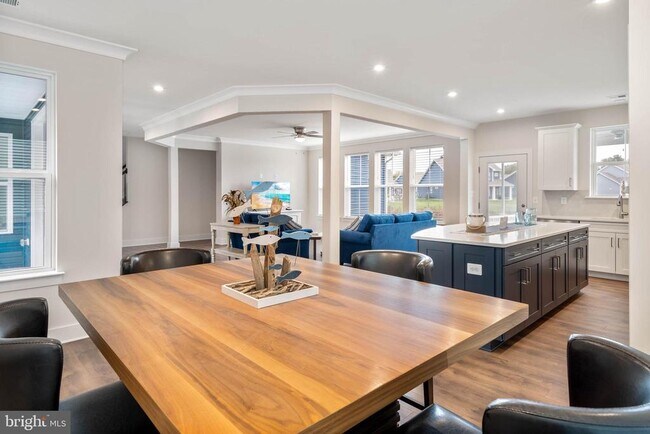 Building Photo - 36081 Windsor Park Dr