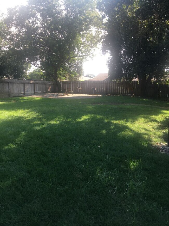 Building Photo - Chico 2 bed, one bath Duplex Private courtyard, Pool and Shared Laundry