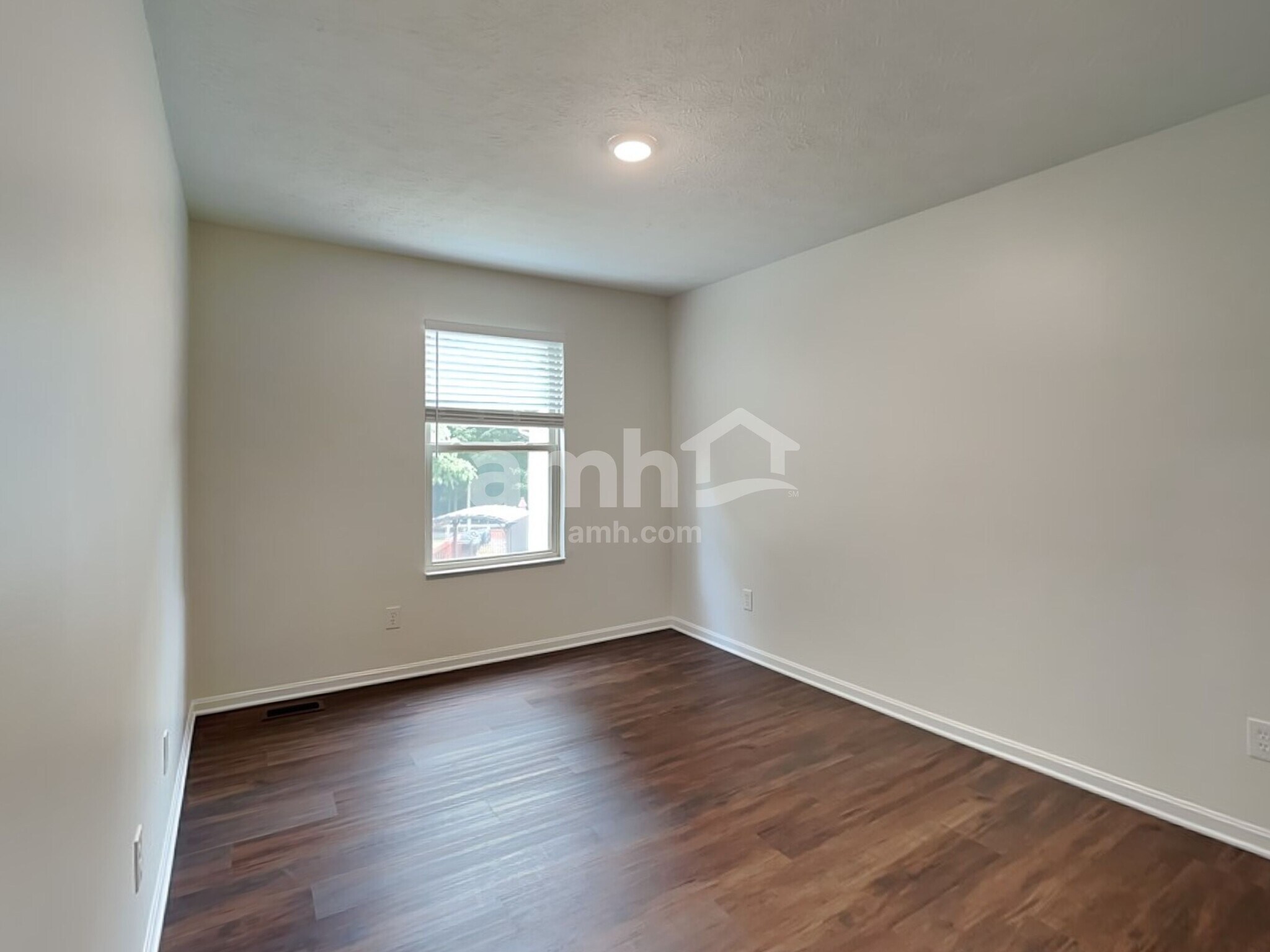 Building Photo - 1279 McGuffey Ln