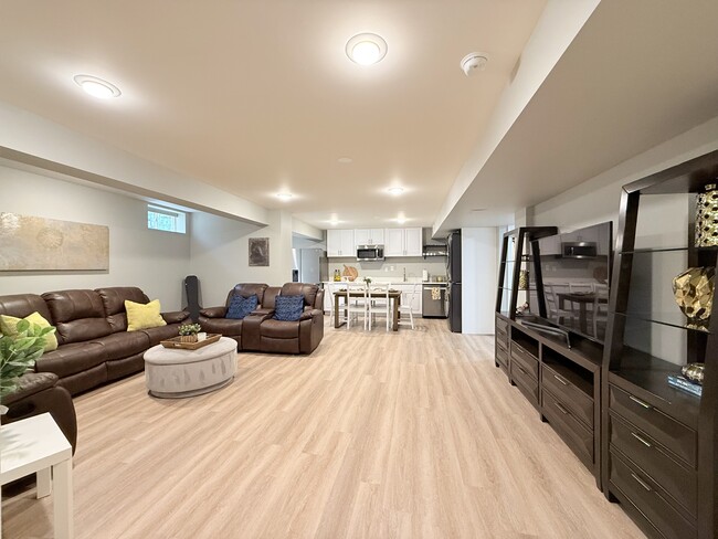 Building Photo - 12088 Maidenhair Dr