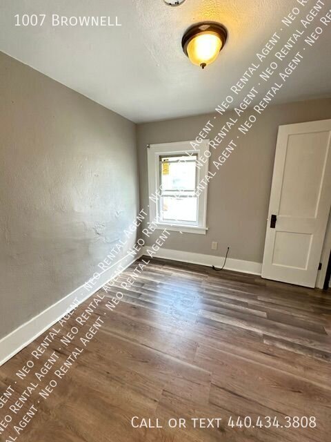 Building Photo - 1007 Brownell-