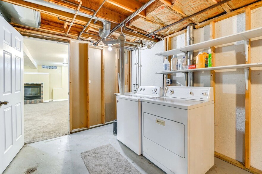 Building Photo - 8941 Shawn Dr