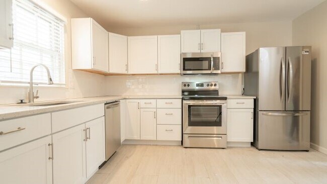 Building Photo - 629 E Meyer Blvd