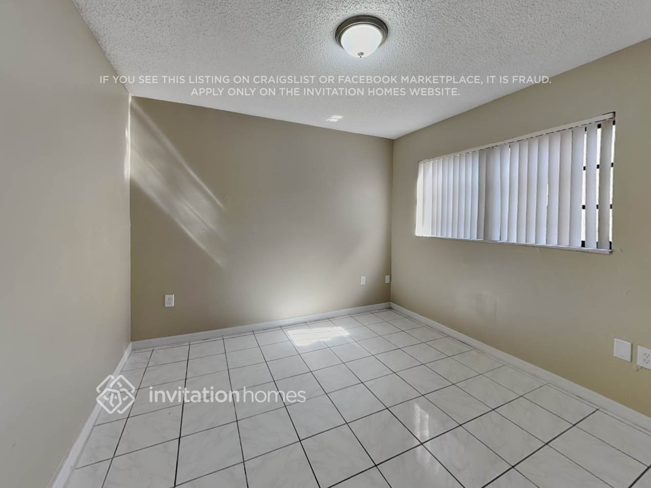 Building Photo - 5790 SW 156th Ct