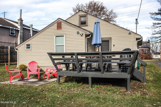 Building Photo - 10 Newark St