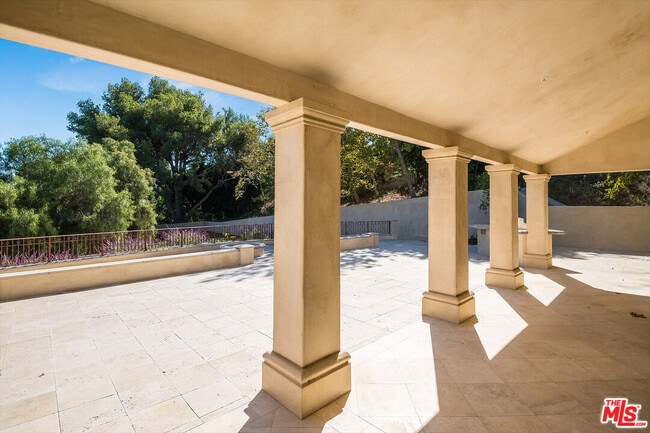 Building Photo - 17390 Tramonto Dr