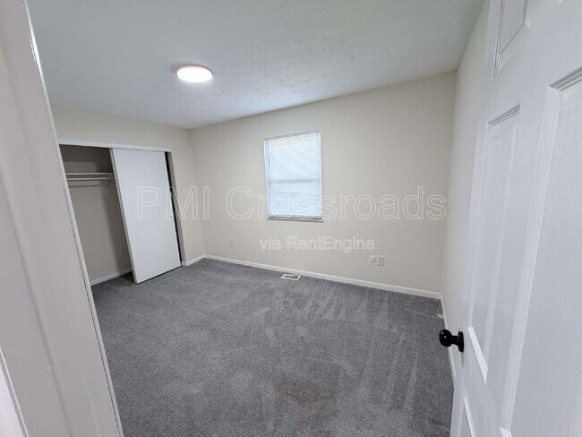Building Photo - 3084 Howey Rd