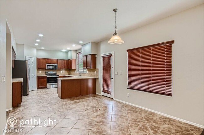 Building Photo - 5 br, 3 bath House - 1480 Anna Drive UNIT