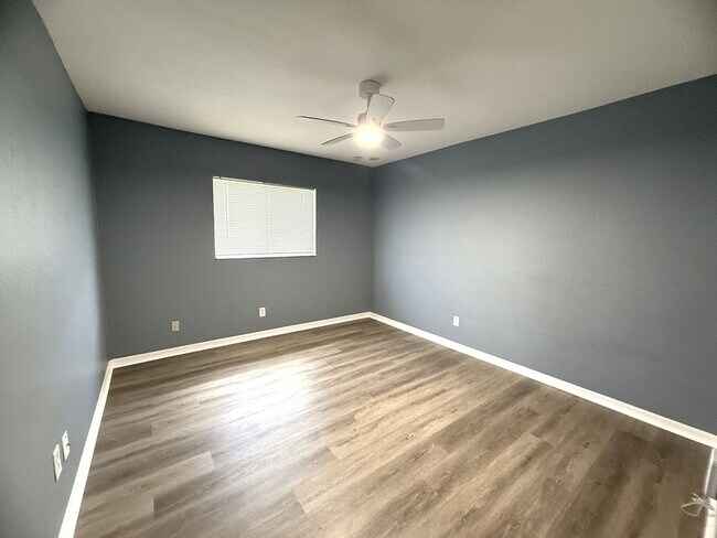 Building Photo - FIRST MONTH'S RENT FREE! STUNNING 4/2/2 IN NW CAPE!