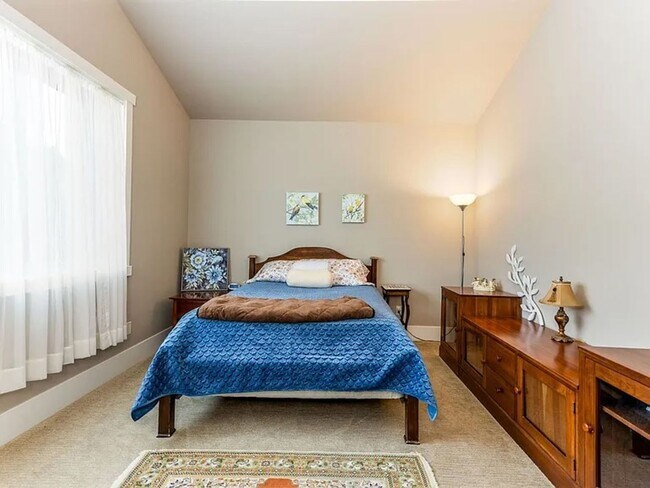 Building Photo - Spacious Tetherow Home with Community Amenities