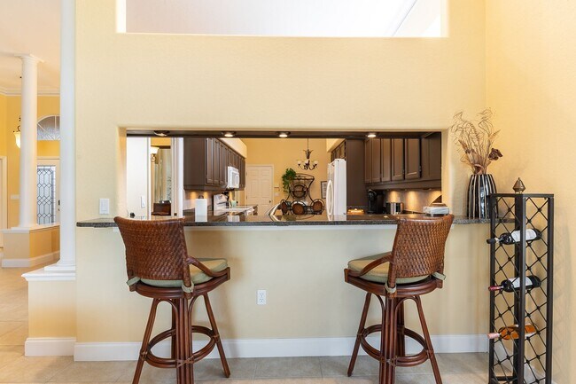 Building Photo - Beautiful 2-Bed Pool Home with Deeded Golf...