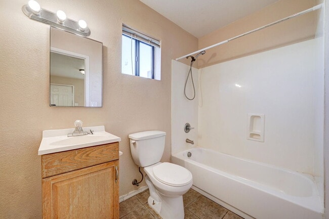 Building Photo - 108 Adams St