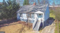 Building Photo - 654 Schuyler Ave SE