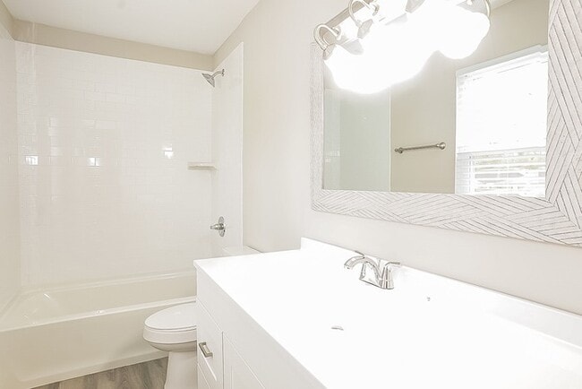 Building Photo - Beautifully Split-Level Home in Columbia County