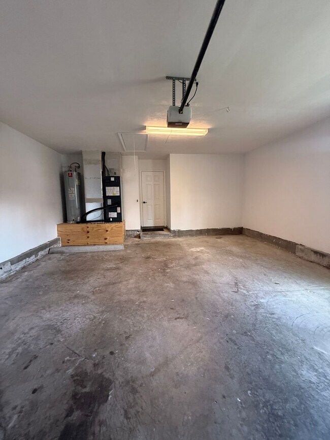 Building Photo - 11348 NW 31st Ln
