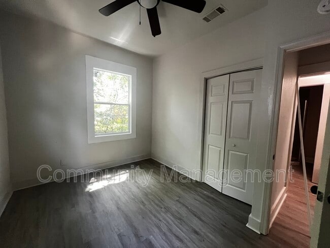 Building Photo - 627 Iberville St