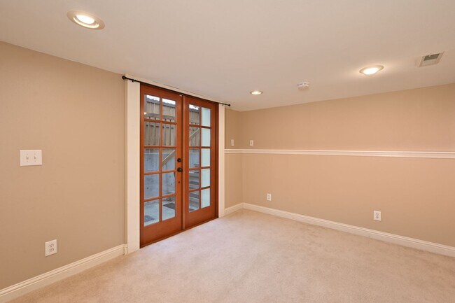 Building Photo - 758 N 66th St