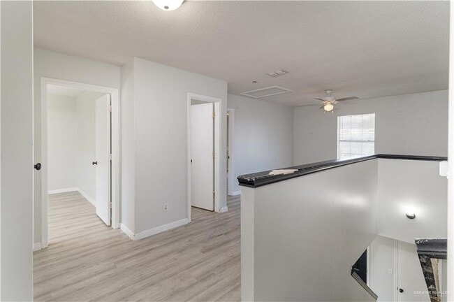 Building Photo - 3425 Ozark Ave