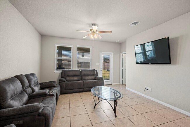 Building Photo - 18841 Amaro Hills Dr