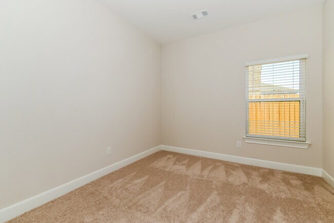 Building Photo - 1215 Butler Ave