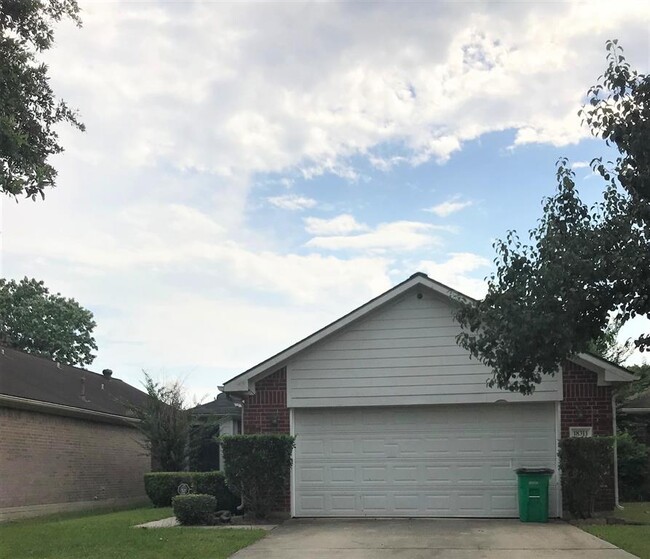 Building Photo - 18311 Beaverdell Dr