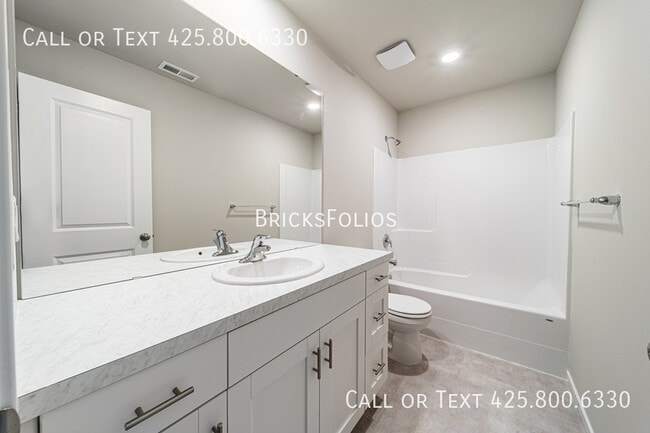 Building Photo - 4245 Pronghorn Pl