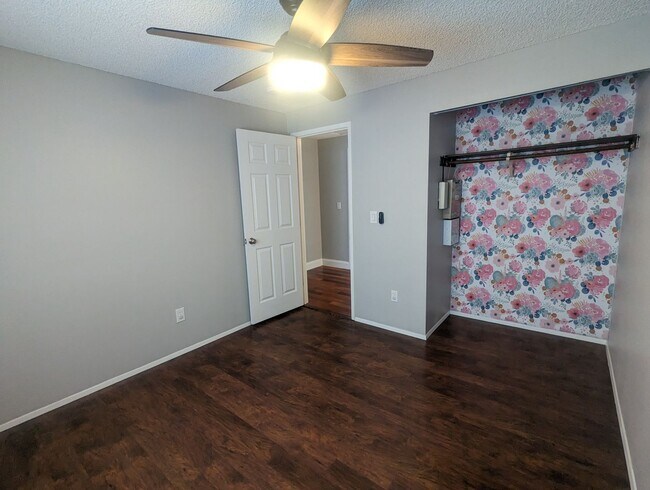 Building Photo - Central Kitsap Home in Prime Location