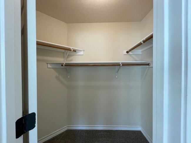 Building Photo - Town home for rent