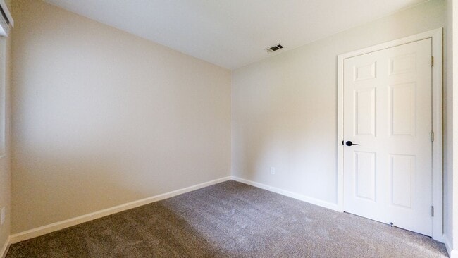 Building Photo - Meticulously Maintained Four Bedroom Singl...
