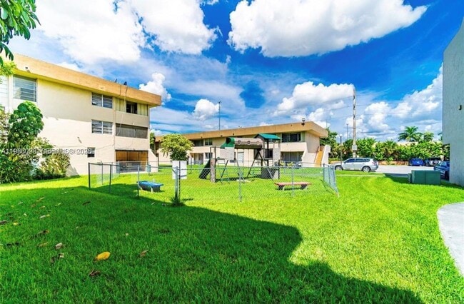 Building Photo - 830 NW 87th Ave