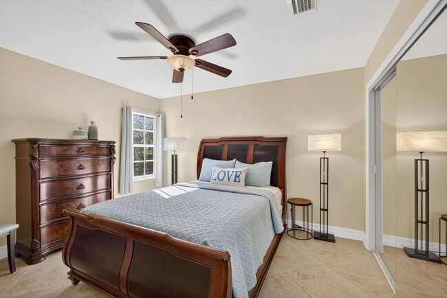 Building Photo - 8400 Heritage Club Dr