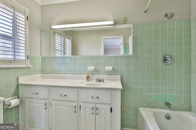 Building Photo - 334 Porter Rd